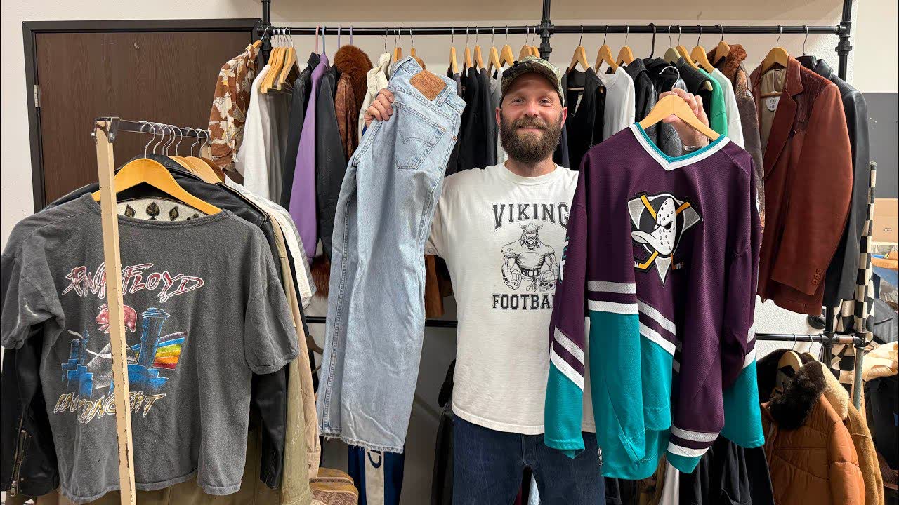 Sell Vintage Clothing in Orange County. We Buy in Bulk and Pay Cash
